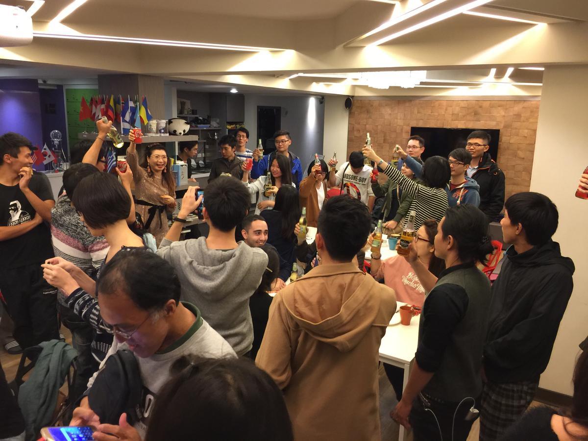 Dreamwell Hostel Kaohsiung Dış mekan fotoğraf